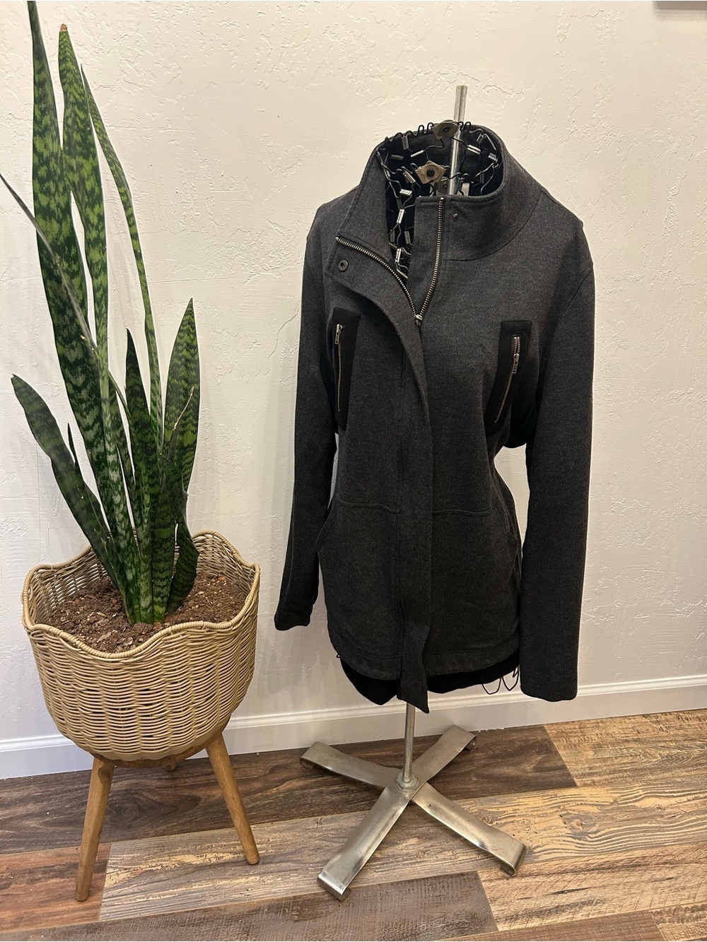 Cabi Gray Moto Jacket Large Mesh Back‎ Zip Detail Belted Sweater Jacket